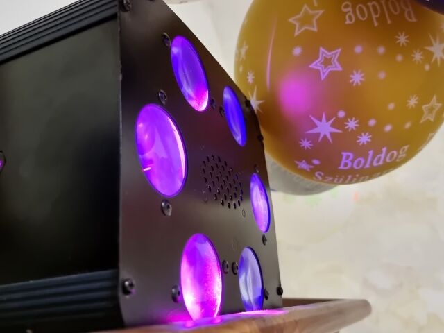 Szülinapi fények a Pincében