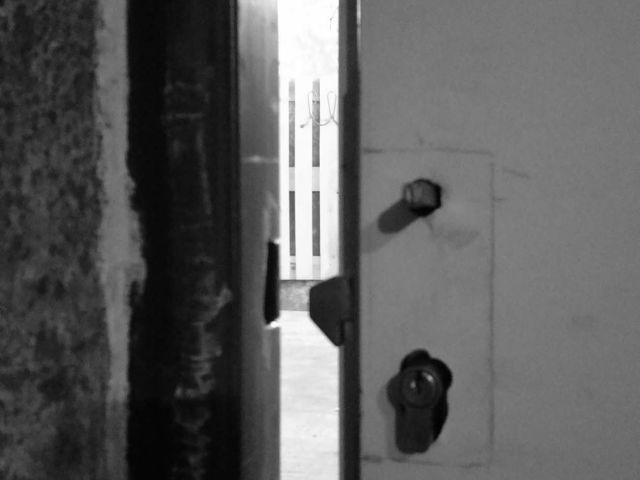 A Fűrész játék híres ajtaja, melyet végül ki kell tudni nyitni a Szabadulós Pincében