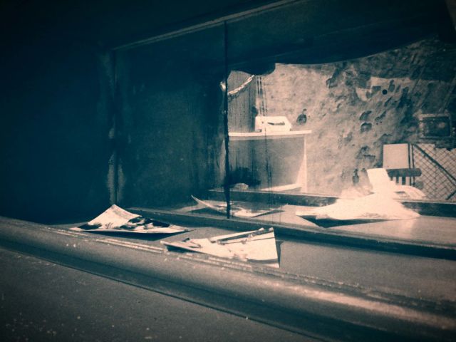 A Fűrész játék díszlet elemei a Szabadulós Pincében